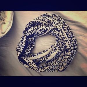 Authentic Michael Kors Infinity Scarf NWOT